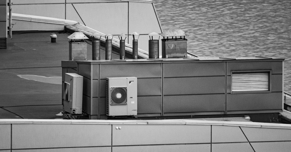 Identifying Common Refrigerant Leaks in Air Conditioning Units